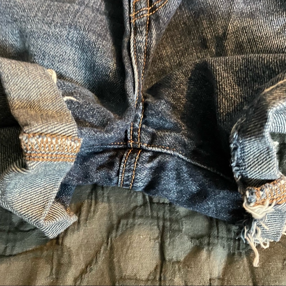 Like New AE Shorts - Picture 6 of 7